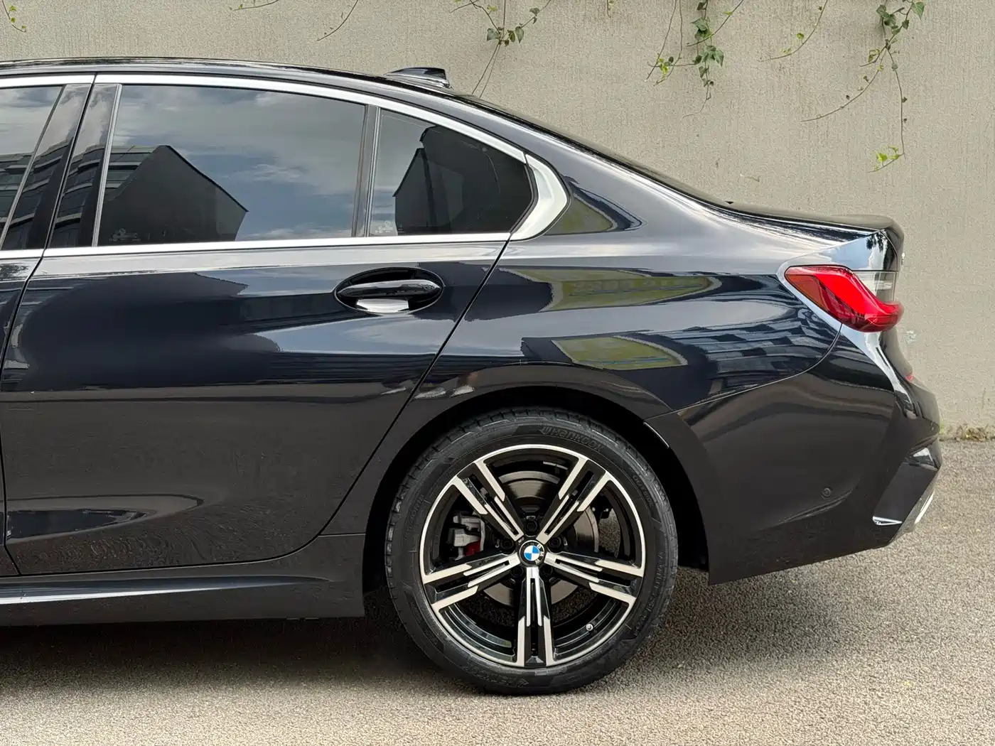 BMW 3 Series 2026 2022 325i M Sport Package