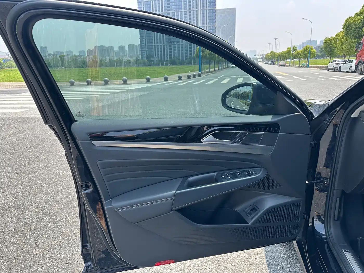 Volkswagen Passat 2022 330TSI Starry Sky Premium Edition фото 12