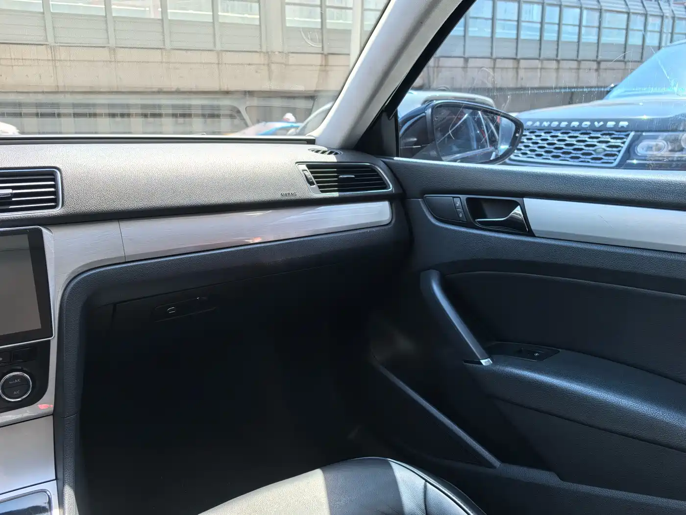 Volkswagen Passat 2015 1.8TSI DSG Honor Edition фото 19