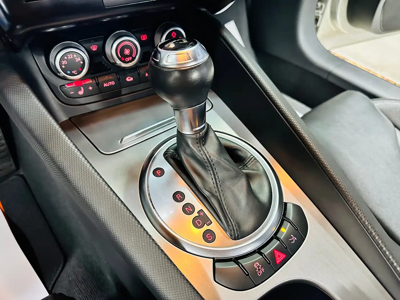 Audi TT 2014 TT Coupe 45 TFSI quattro Premium фото 39