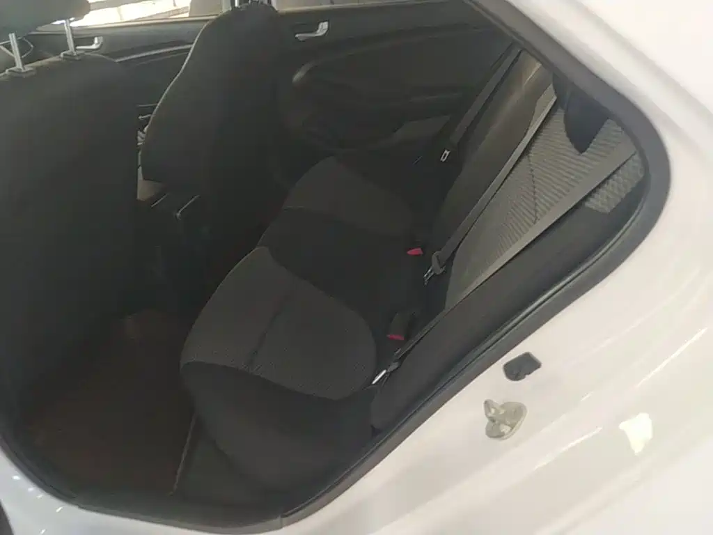 Hyundai Verna 2019 2017 1.4L Manual Renewal Edition China VI