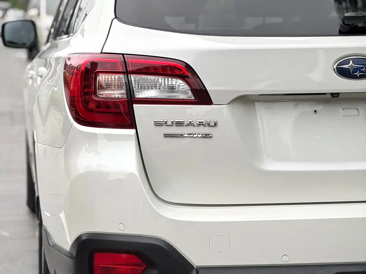 Subaru Outback 2015 2.5i Luxury Navigation Edition фото 6