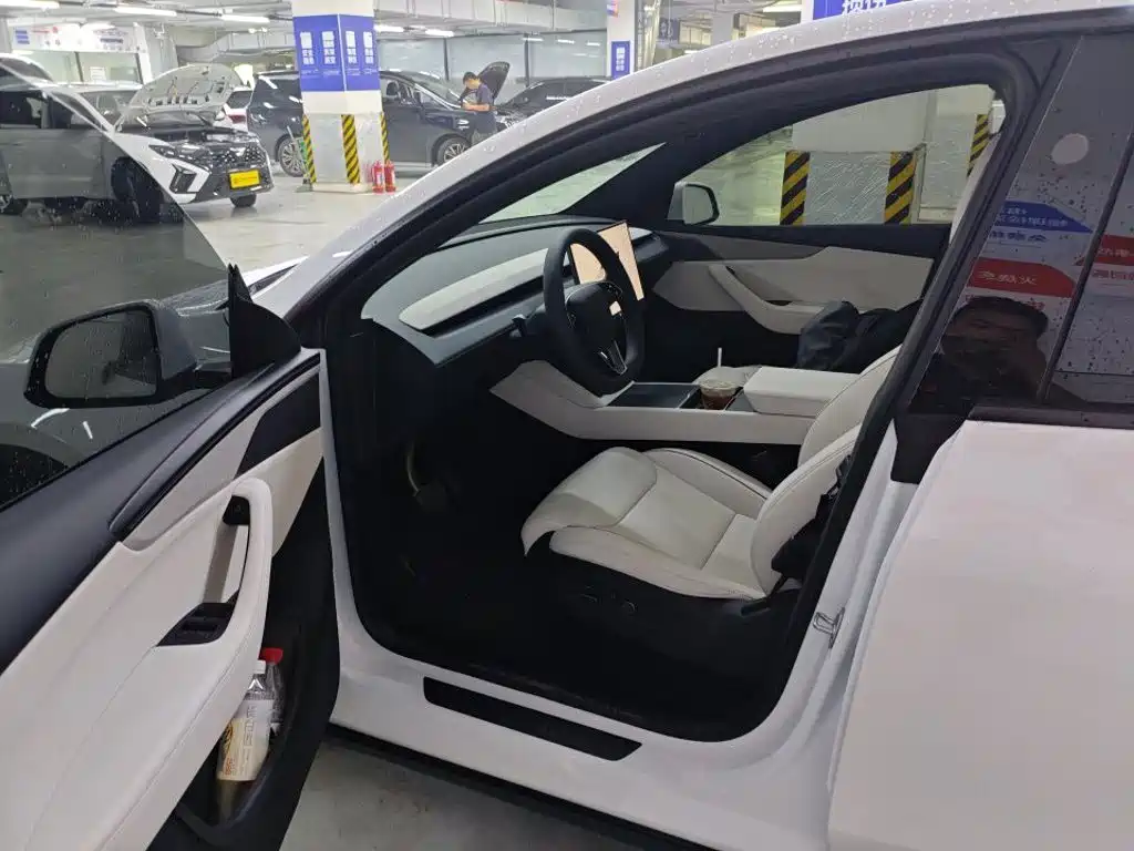 Tesla Model Y L 2025 2025 Facelift Long Range AWD