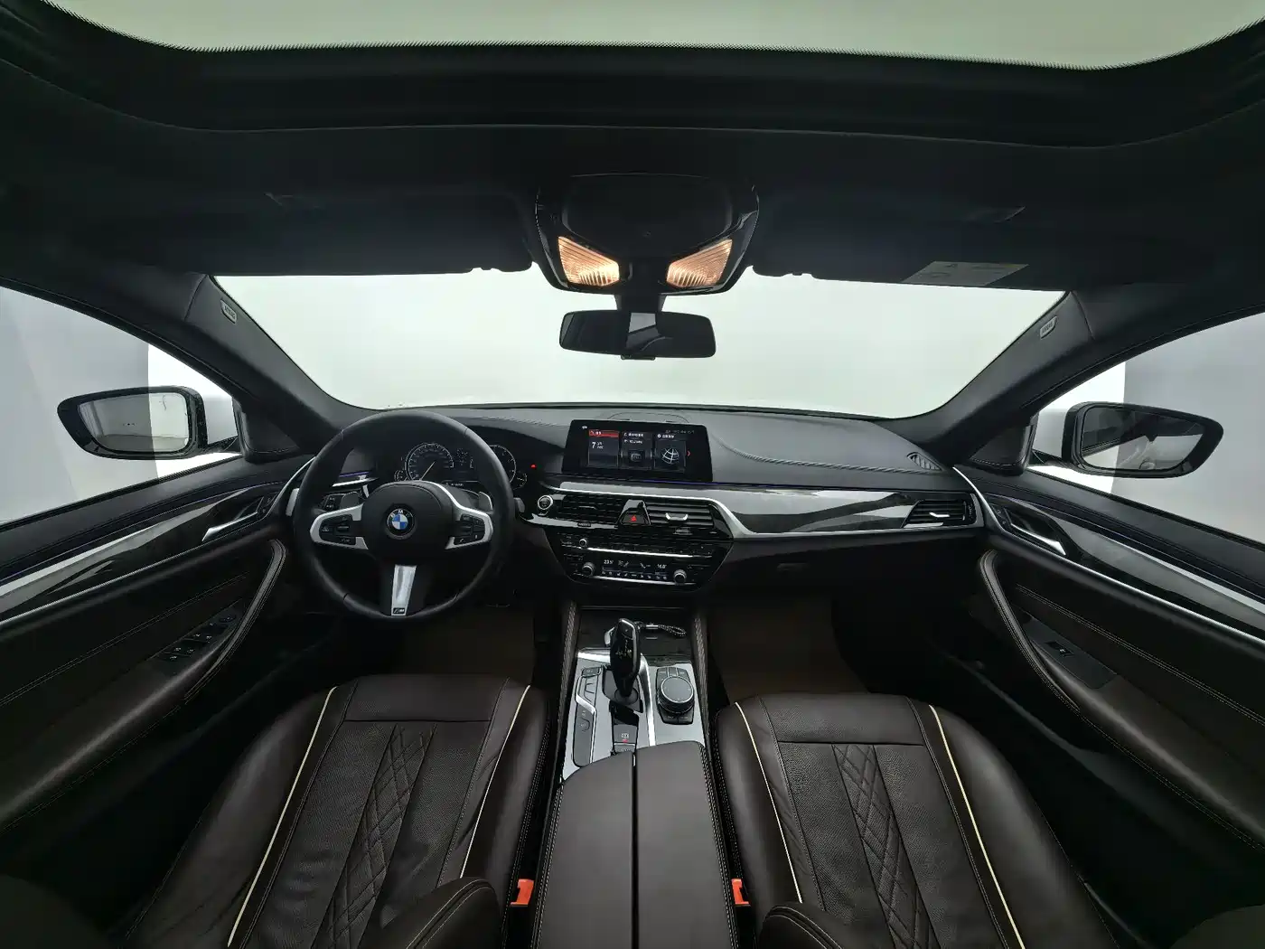 BMW 5 Series 2018 530Li Premium M Sport Package фото 24
