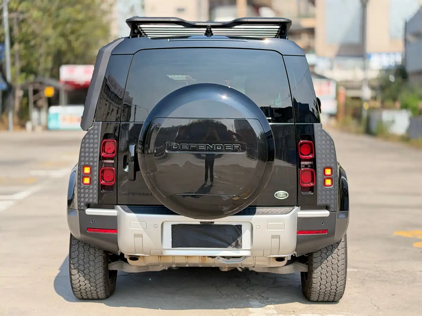 Land Rover Defender 2025 2025 110 3.0T P400 Dark Special Edition