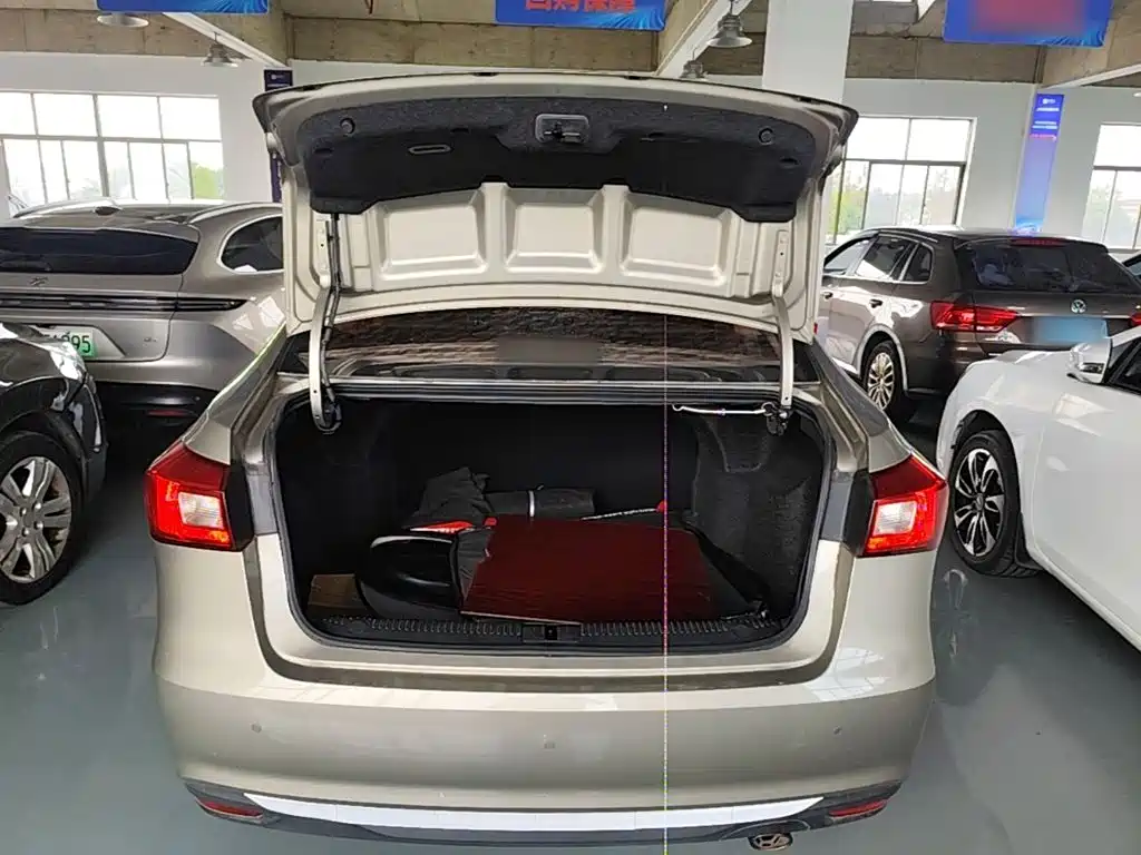 Roewe 360 2017 2017 1.5L Auto Luxury Edition