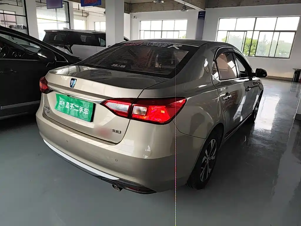 Фото 7 - Roewe 360