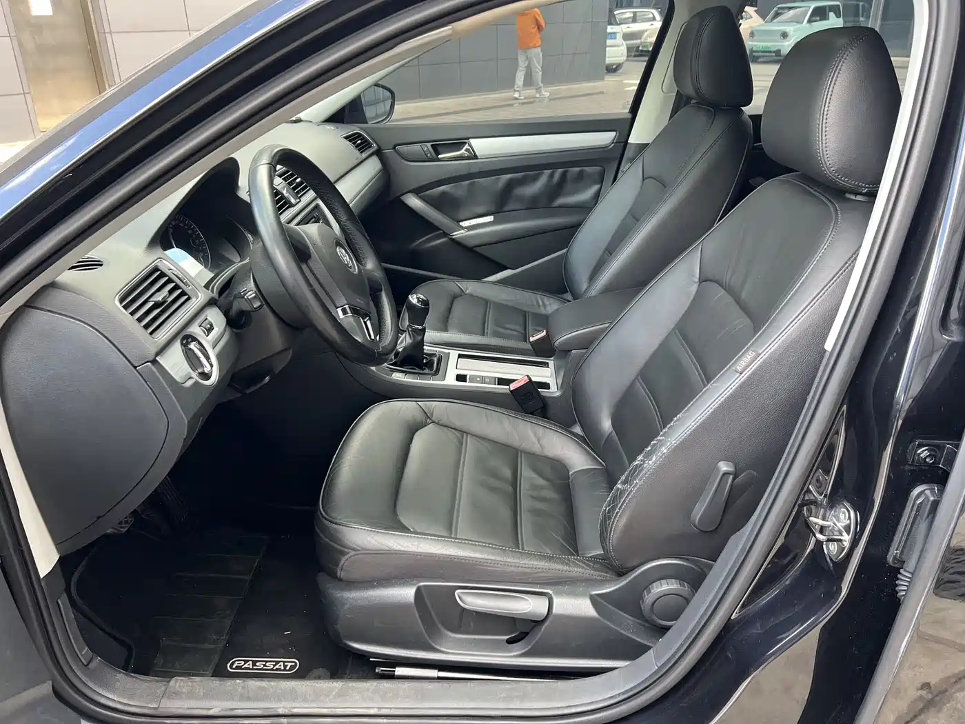 Volkswagen Passat 2014 1.4TSI Manual Luxury Edition фото 4