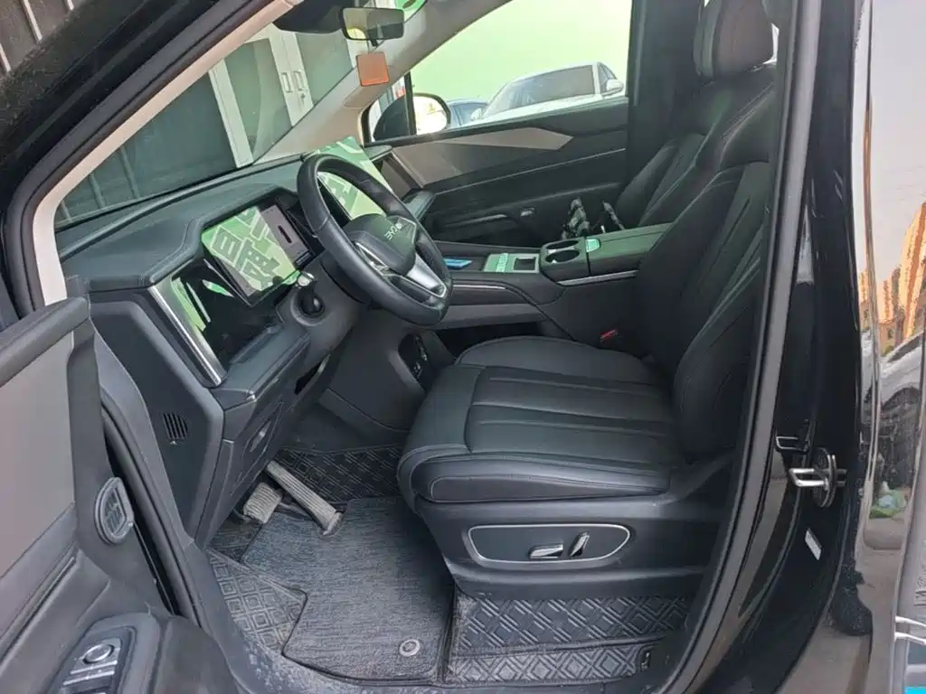 BYD M9 2025 2025 Model 1060 Pilot Edition