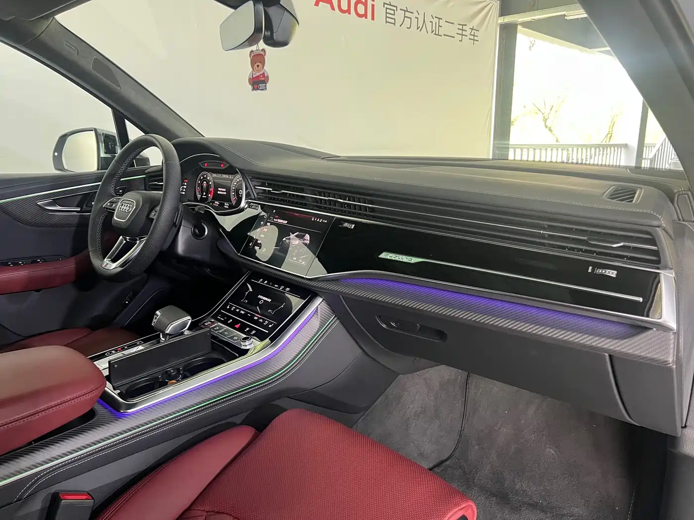 Audi SQ7 2024 4.0 TFSI фото 15