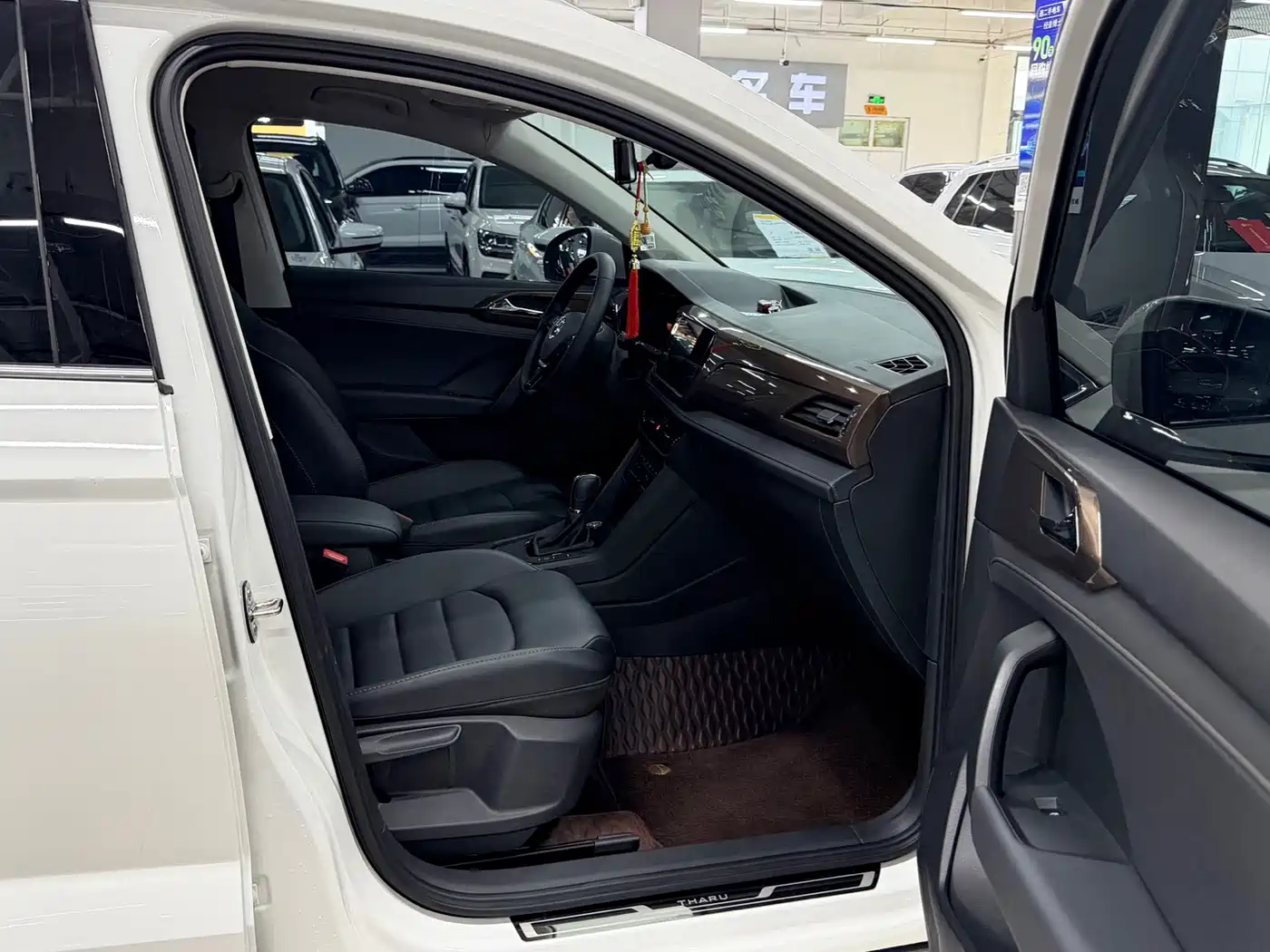Volkswagen Tharu, миниатюра 13