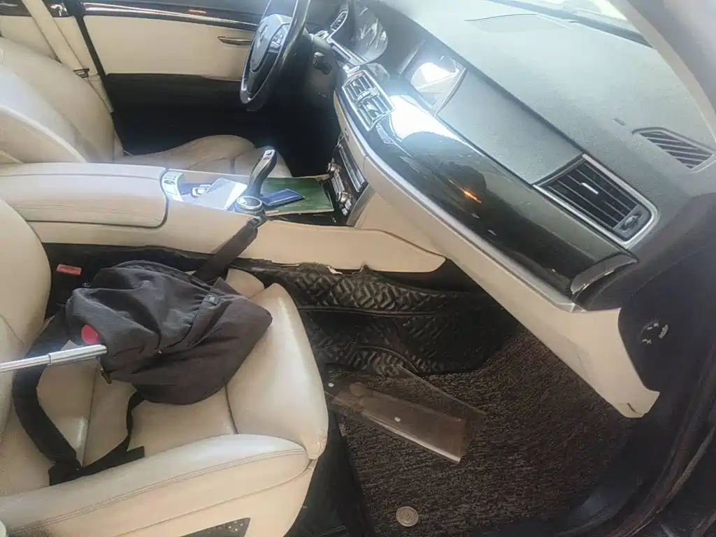BMW 5 Series GT 2012 2010 535i Leading Model