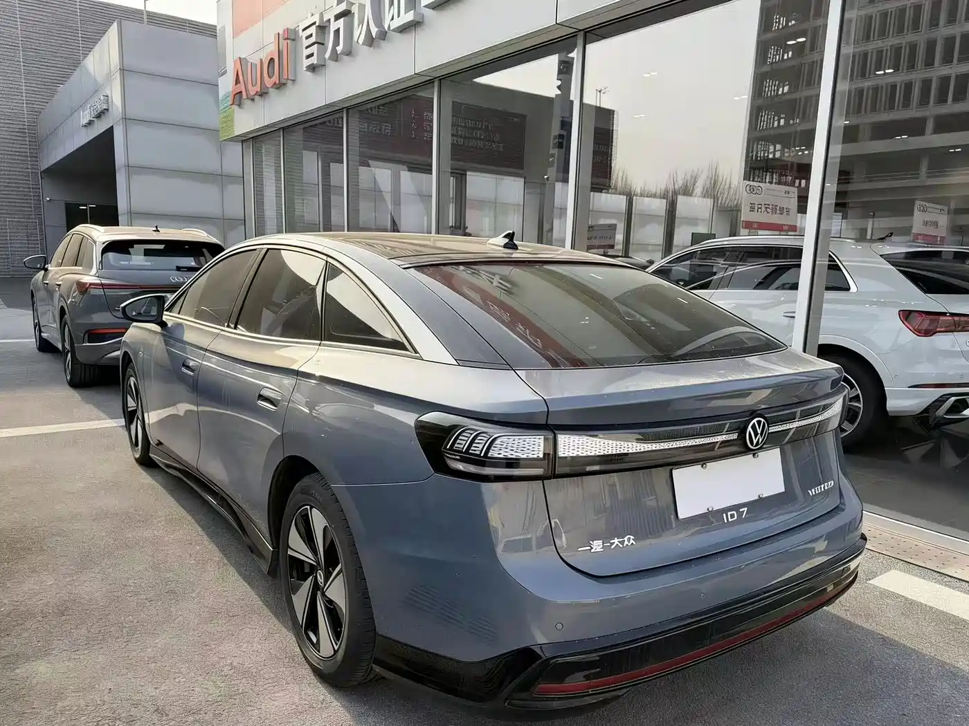 VOLKSWAGEN ID.7 VIZZION