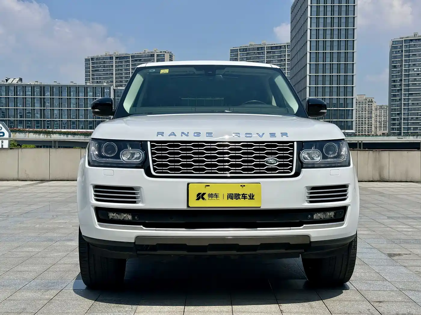 Land Rover Range Rover 2015 3.0 SC V6 Vogue SE Genesis Extended Edition фото 2