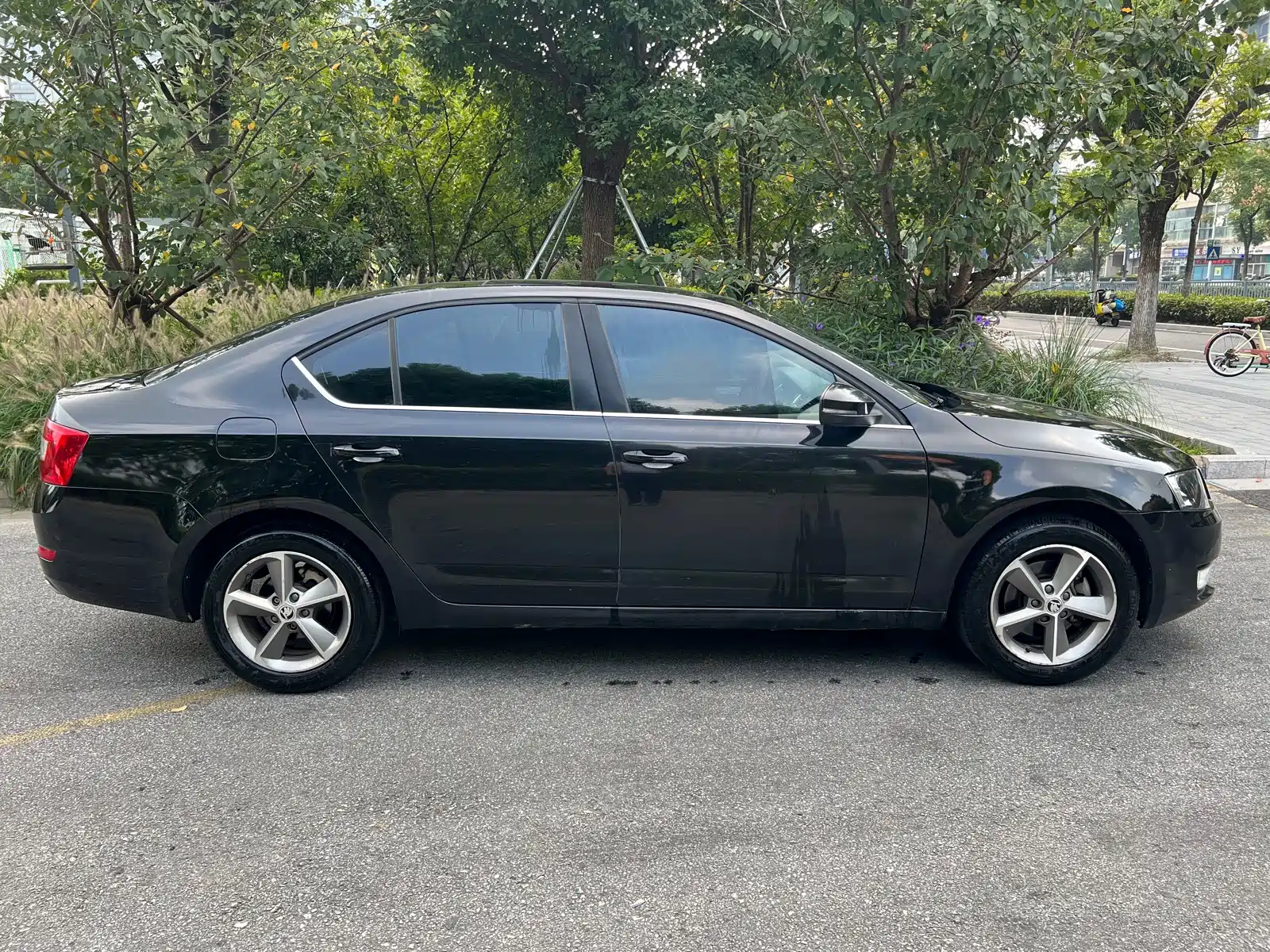 Фото 4 - Škoda Octavia