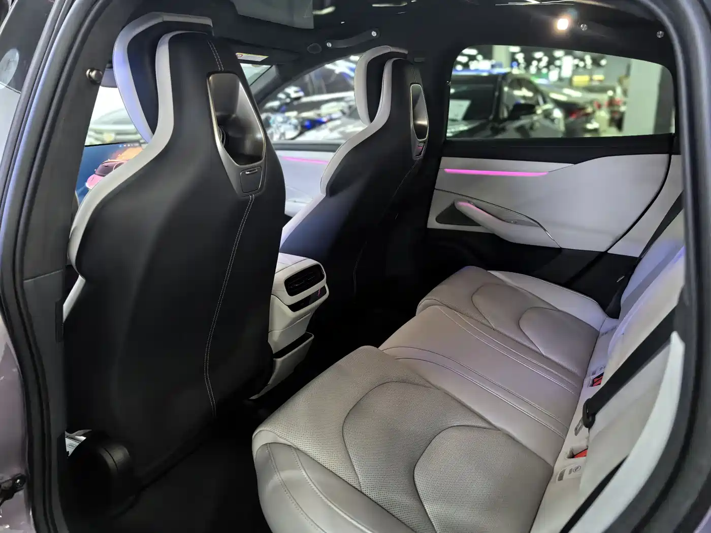 Xiaomi Auto Xiaomi SU7 2024 AWD Extended Range Advanced Smart Driving Max Edition фото 11