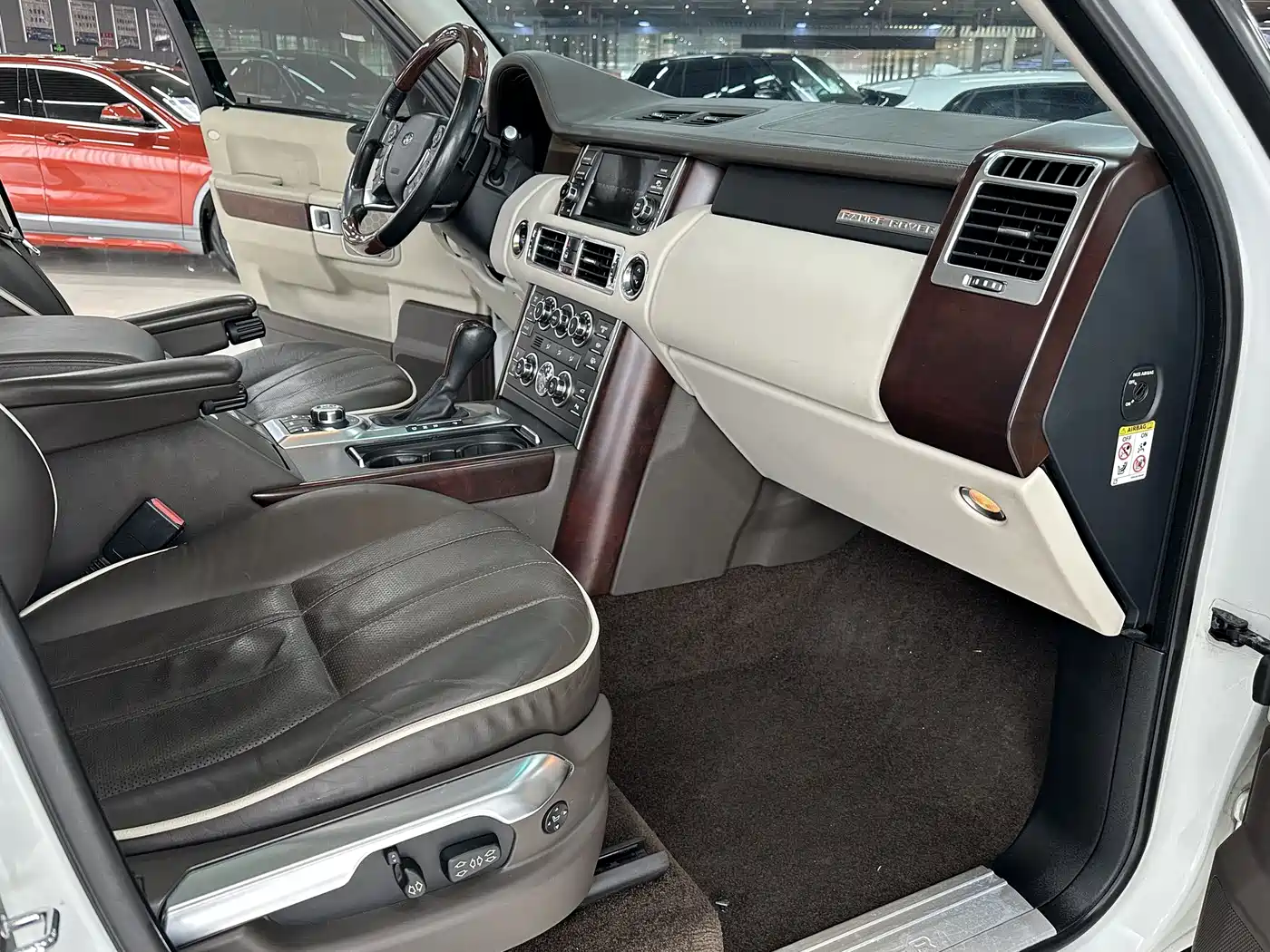 Land Rover Range Rover 2012 5.0 NA V8 фото 7