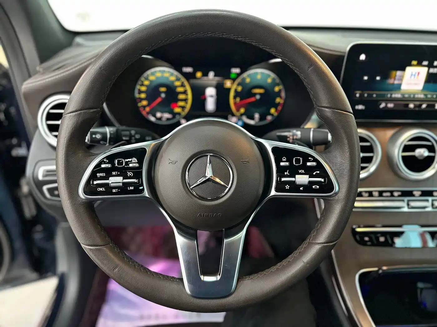 MERCEDES-BENZ GLC