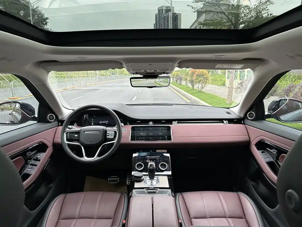 Land Rover Range Rover Evoque 2023 Range Rover Evoque L 249PS Luxury Edition фото 8