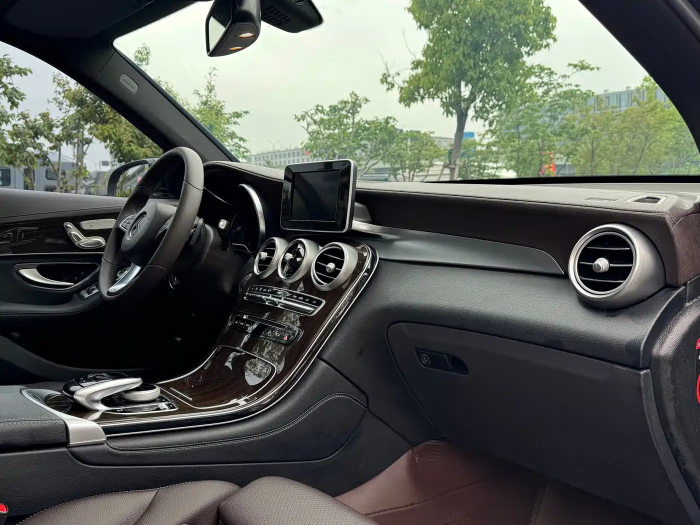 Mercedes-Benz GLC 2018 Facelift GLC 260 4MATIC Dynamic фото 13