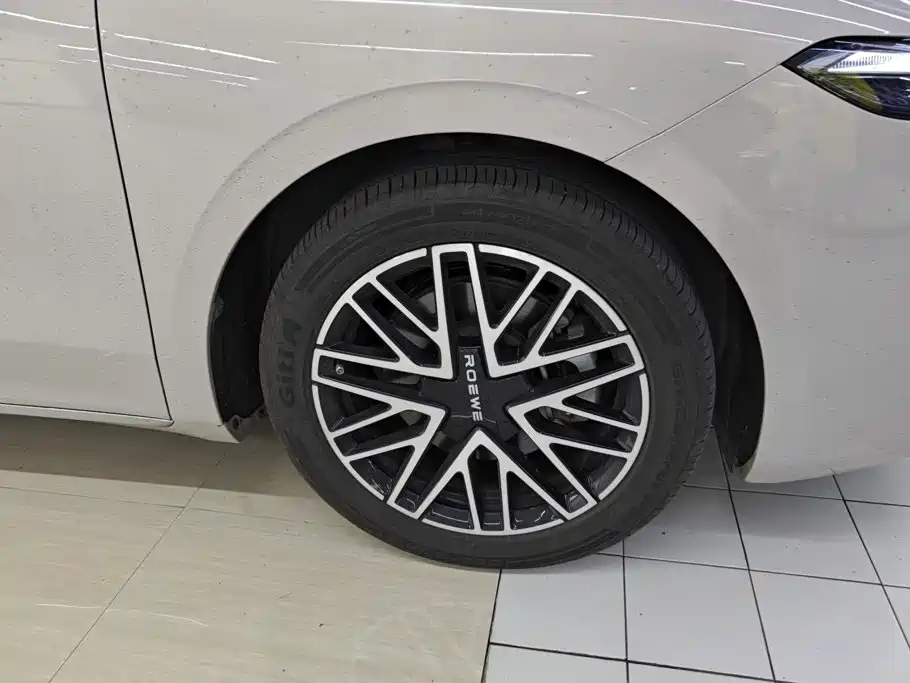 Roewe M7 DMH 2025 2025 1.5T 115km Mid-range