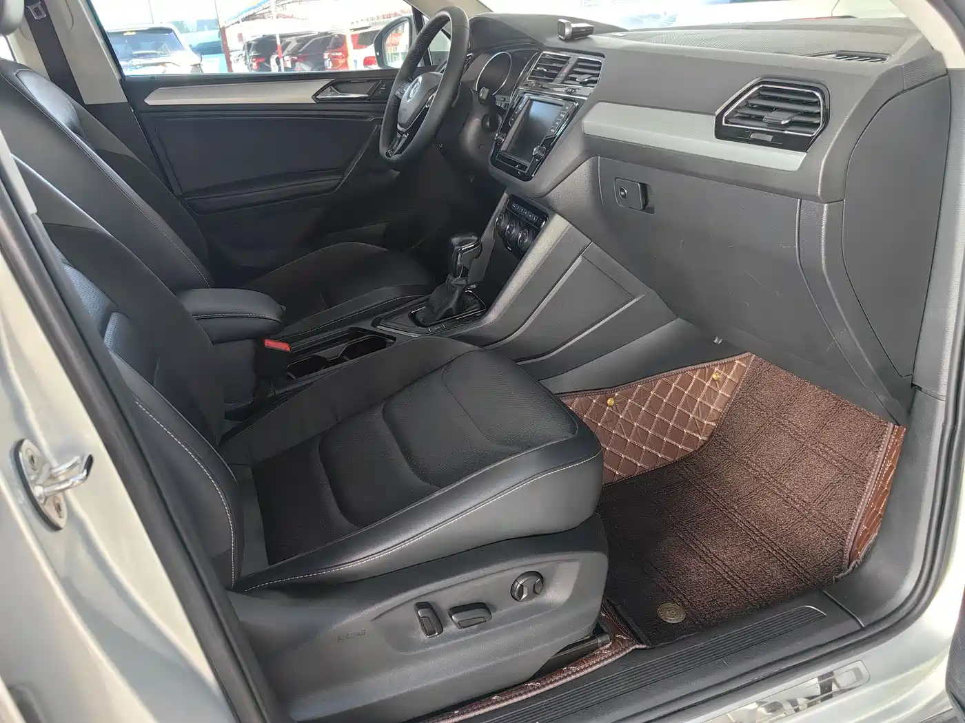 Volkswagen Tiguan L 2018 330TSI Automatic 2WD Luxury Edition фото 15