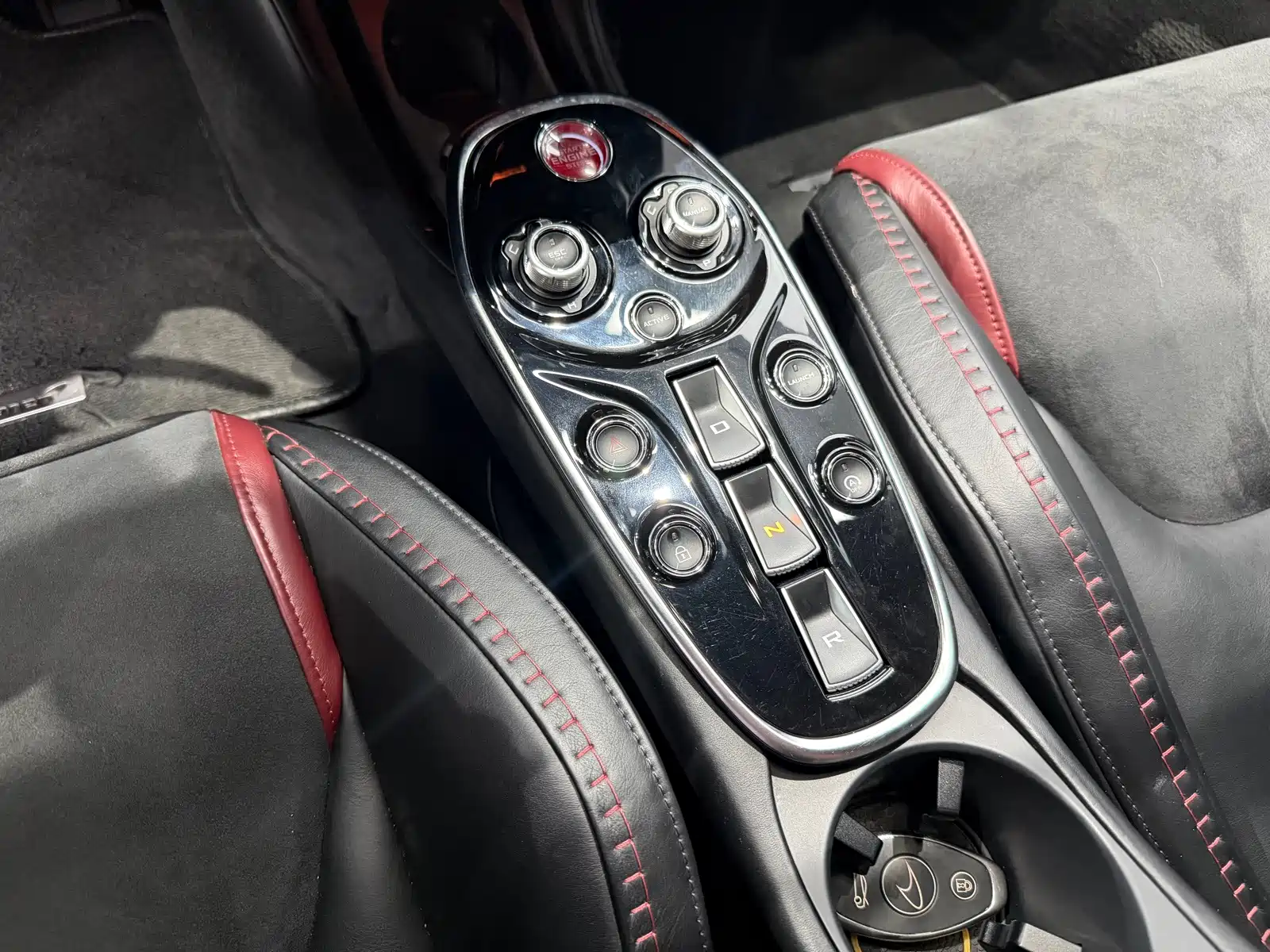 Photo 6 - McLaren GT