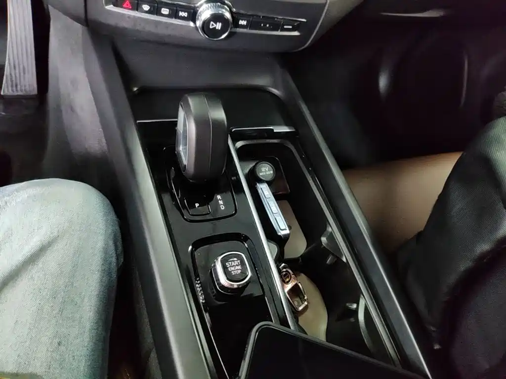 Фото 14 - Volvo XC60
