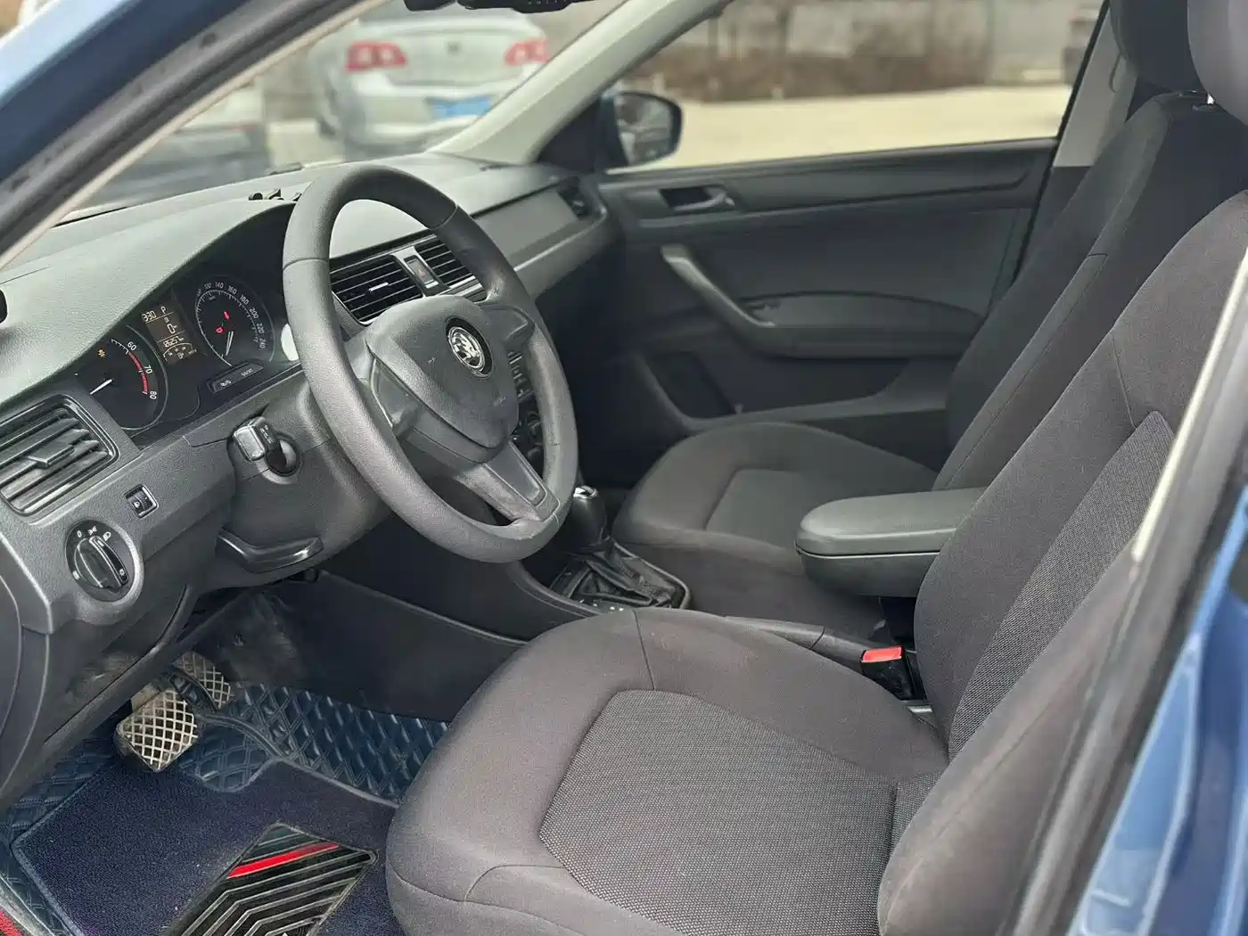Škoda Skoda Rapid Spaceback 2016 Facelift 1.6L Automatic Forward Edition фото 5