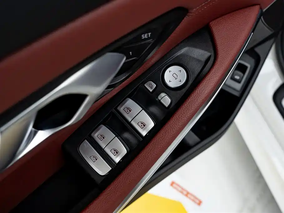BMW 3 Series 2024 325Li M Sport Shadowline Package фото 25