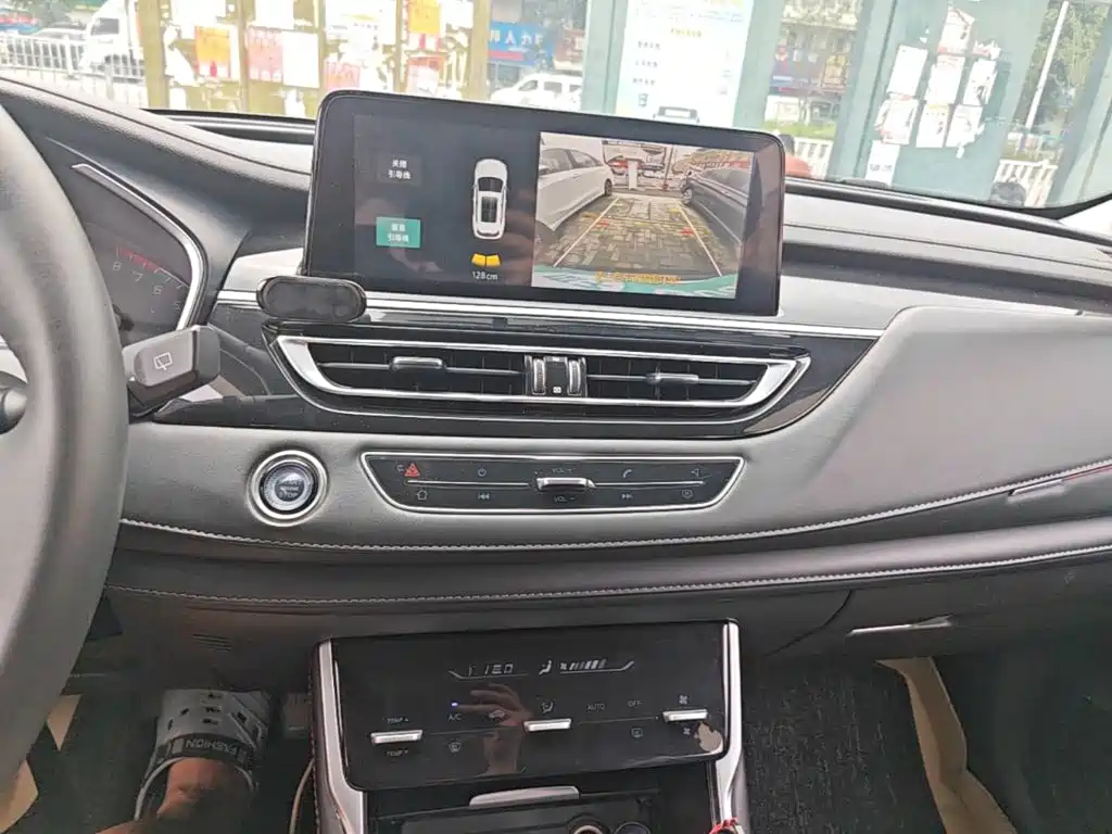 Photo 13 - Changan CS75
