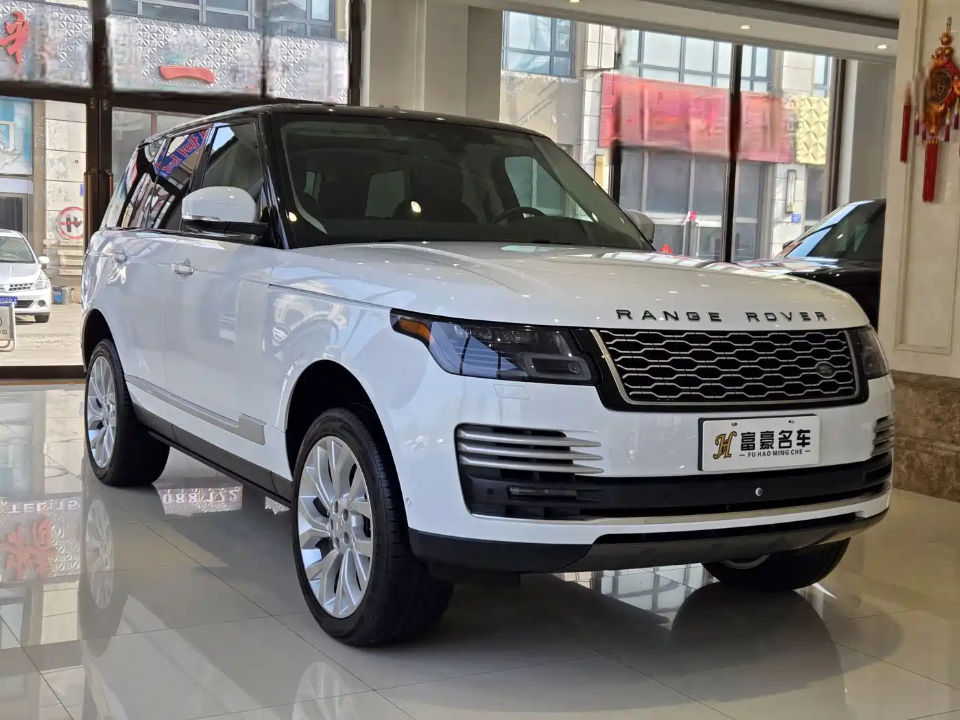 Land Rover Range Rover 2019 3.0 SCV6 Heritage Edition фото 3
