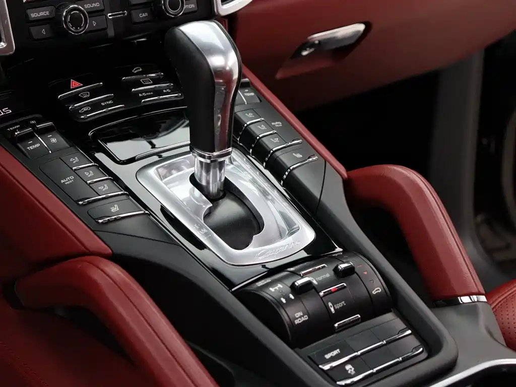Porsche Cayenne 2014 Cayenne Platinum Edition 3.0T фото 12