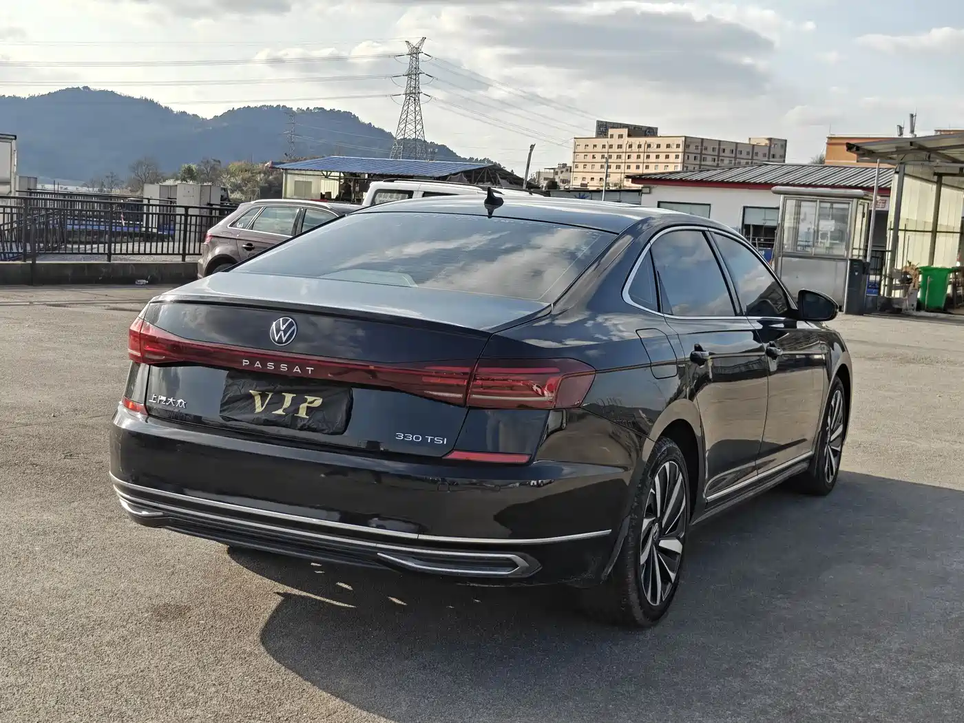 Volkswagen Passat 2022 330TSI Starlight Elite Edition фото 7