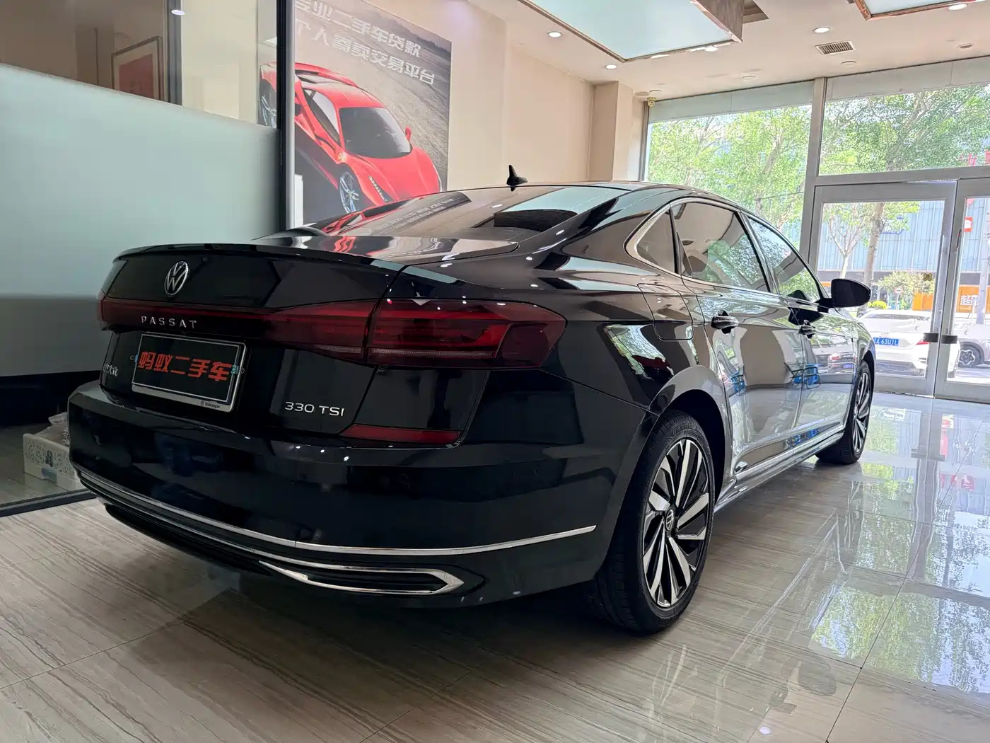 Volkswagen Passat 2023 330TSI Luxury Edition фото 3