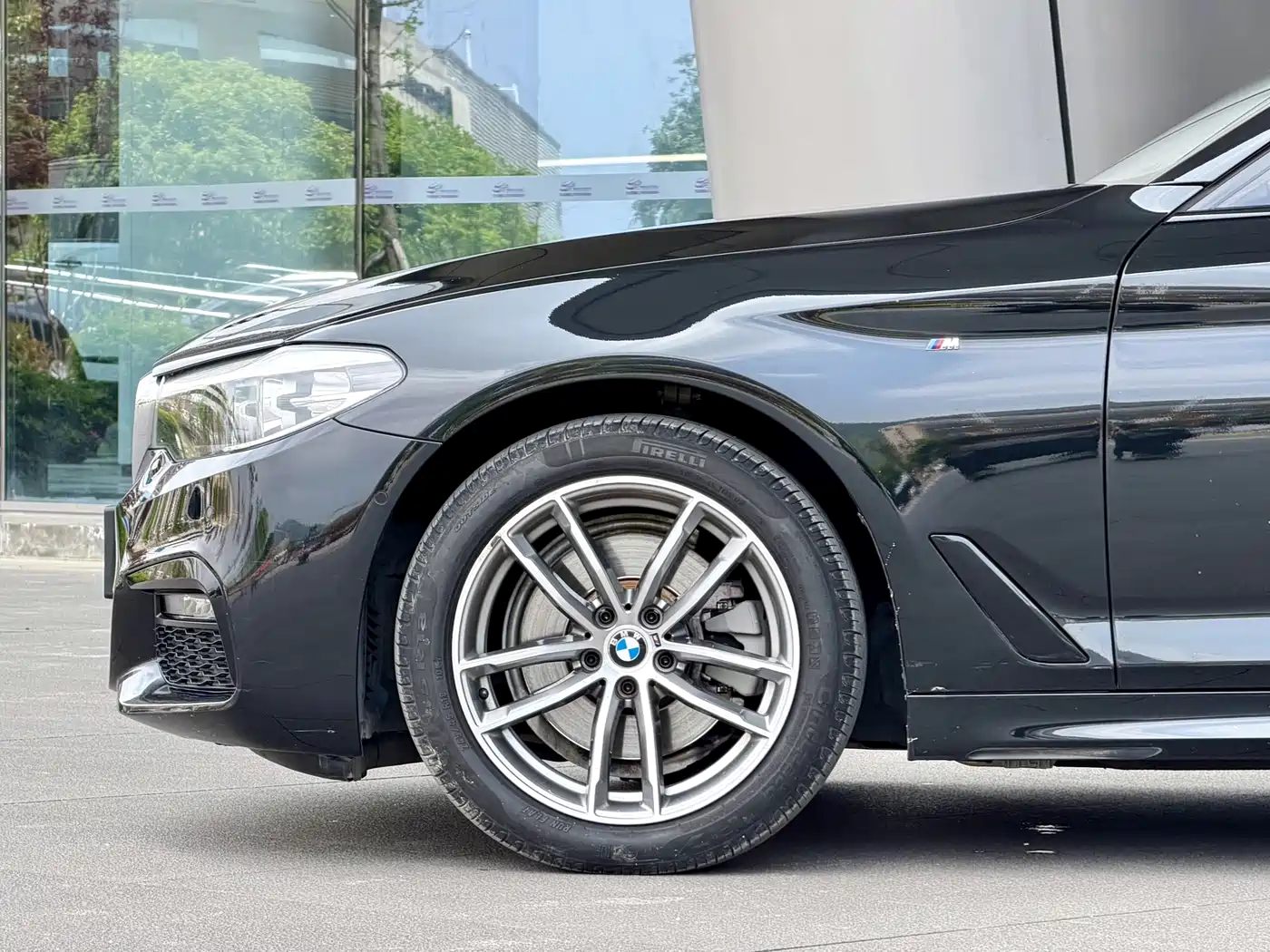 BMW 5 Series 2019 525Li M Sport Package фото 10