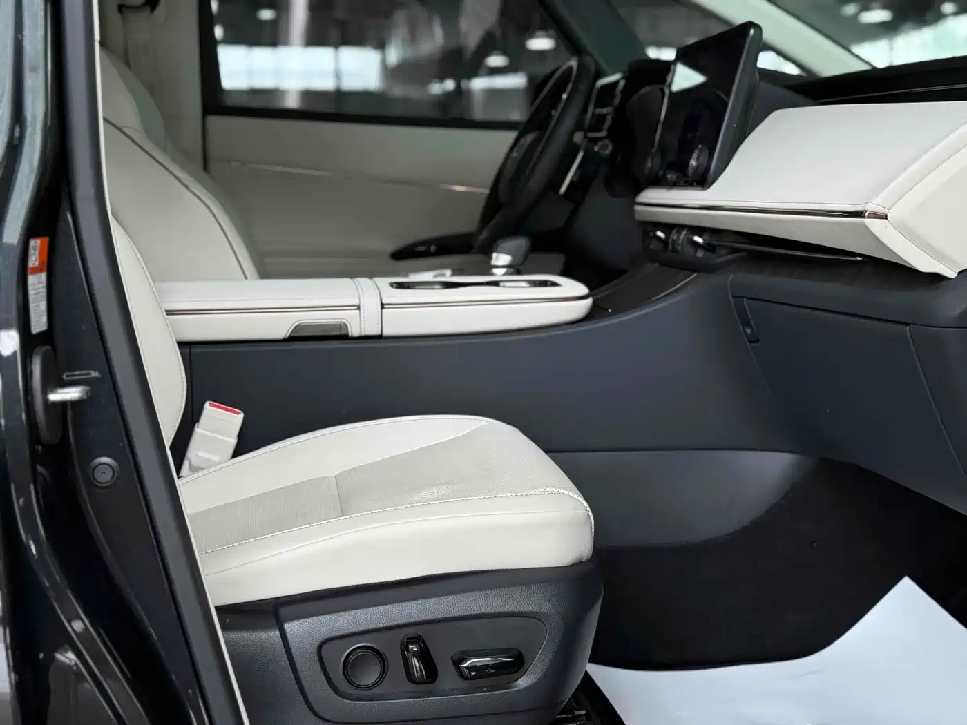 Lexus LM 2024 2023 350h 7-Seater Elegance Edition