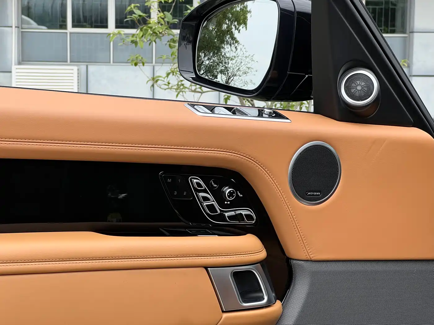 Land Rover Range Rover 2022 3.0 L6 400PS Prestige Genesis Extended Edition фото 14