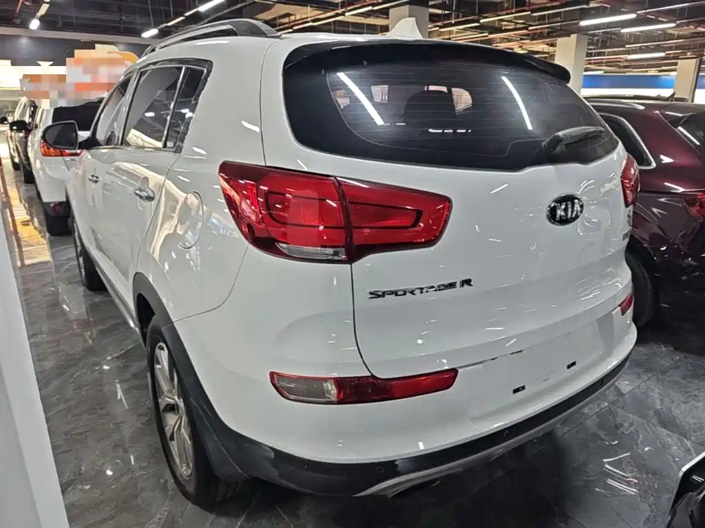 Kia Sportage 2015 2.0L Automatic 2WD GLS фото 5
