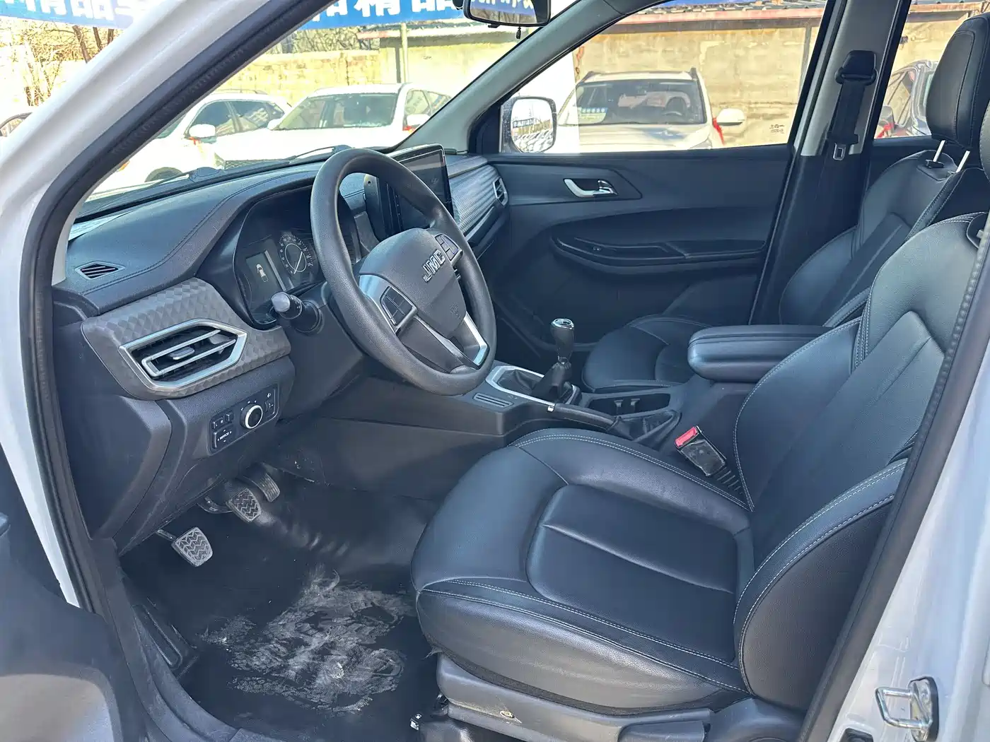 Jiangling Baodian 2023 2023 2.5T Diesel 4WD Comfort Edition Standard Wheelbase JX4D25A6L