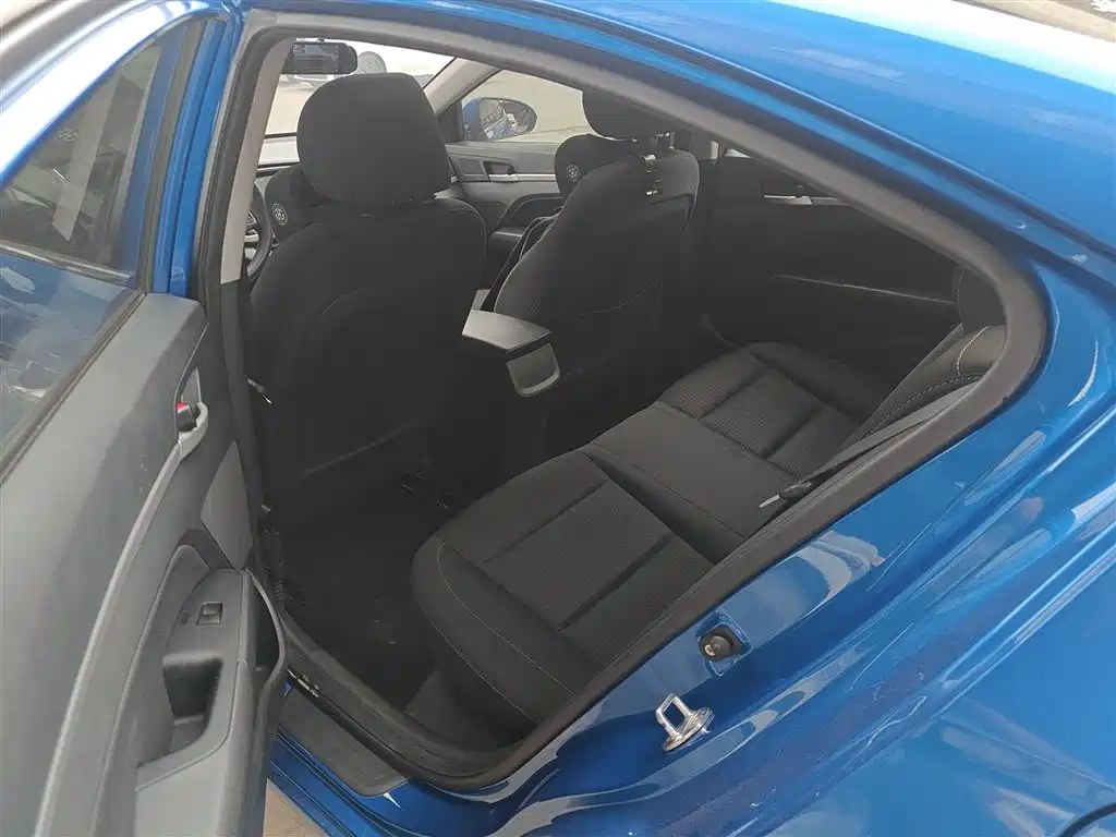 Hyundai Elantra 2016 Model 1.6L Automatic Smart Elite фото 17