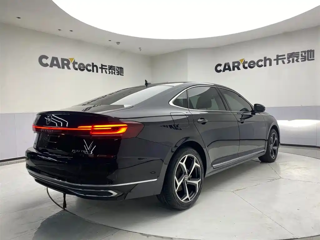 Volkswagen Passat 2023 Facelift 330TSI Starlight Elite Edition фото 5