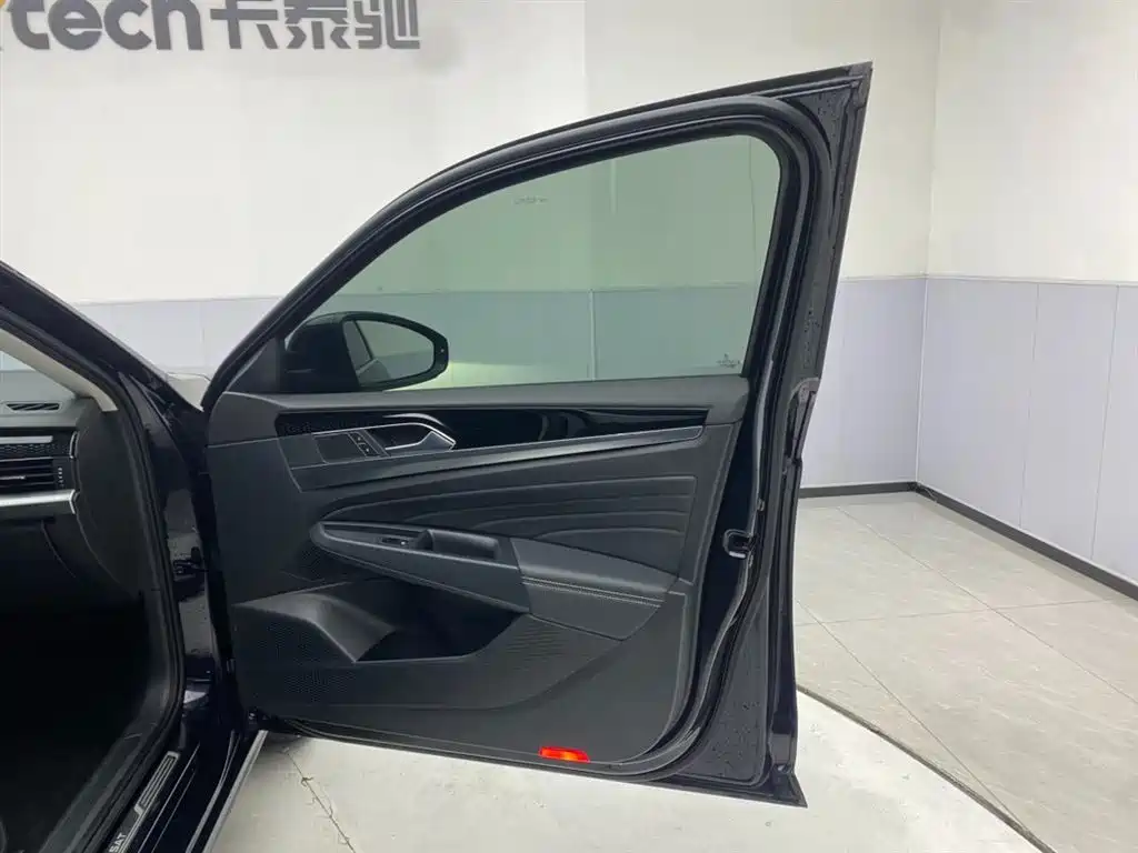 Volkswagen Passat 2023 Facelift 330TSI Starlight Elite Edition фото 25