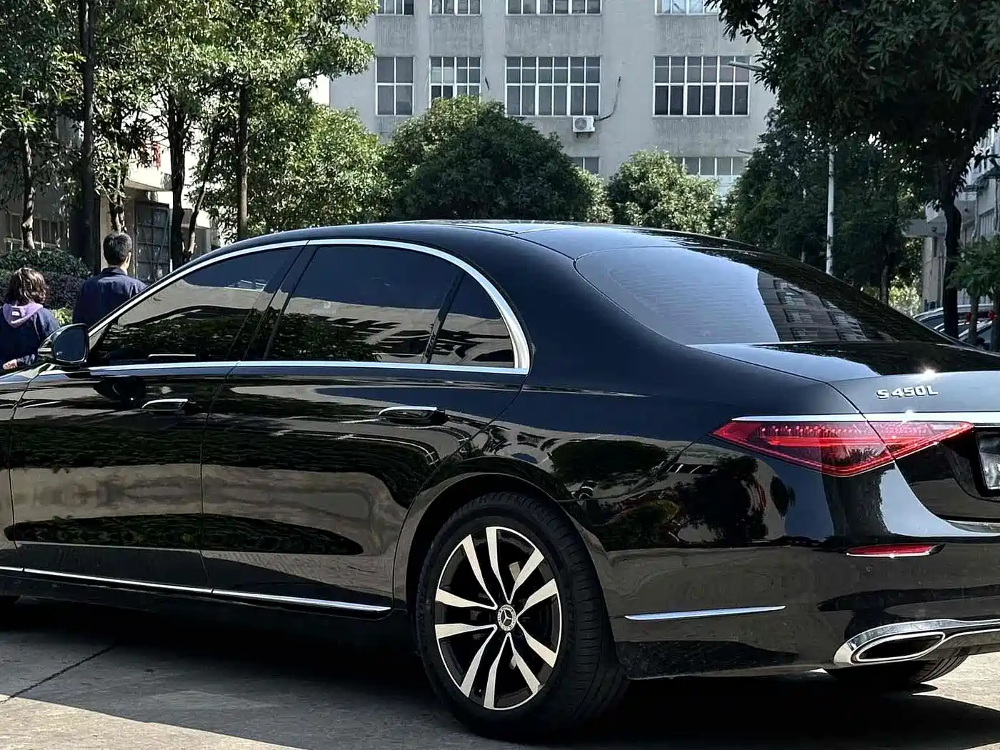 Mercedes-Benz S-Class 2023 Model S 400 L Luxury Edition фото 4