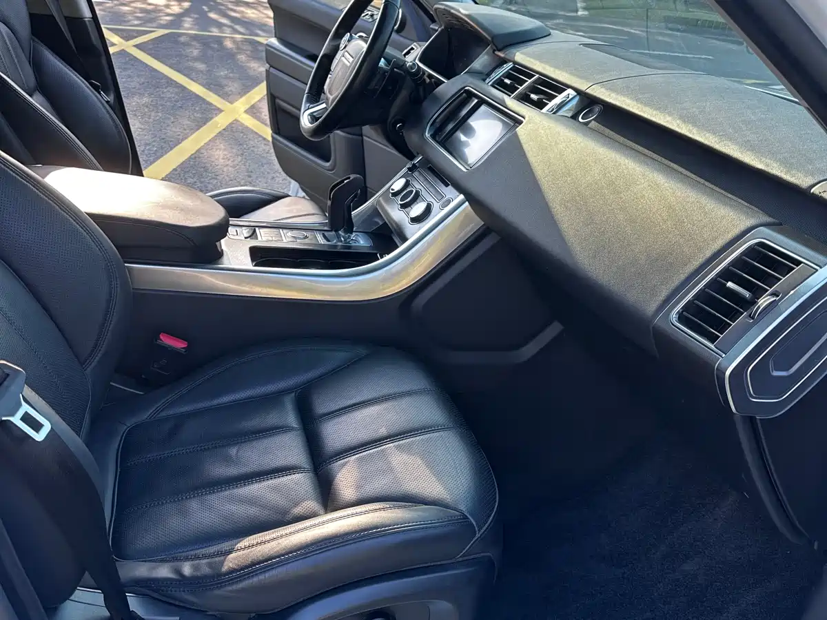 Land Rover Range Rover Sport 2016 Model 3.0 SC V6 HSE фото 18