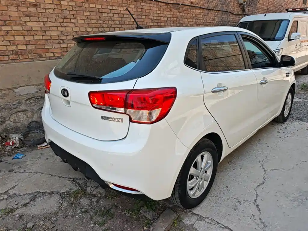 Kia K2 2015 Hatchback 1.4L AT GLS Cool Edition фото 7