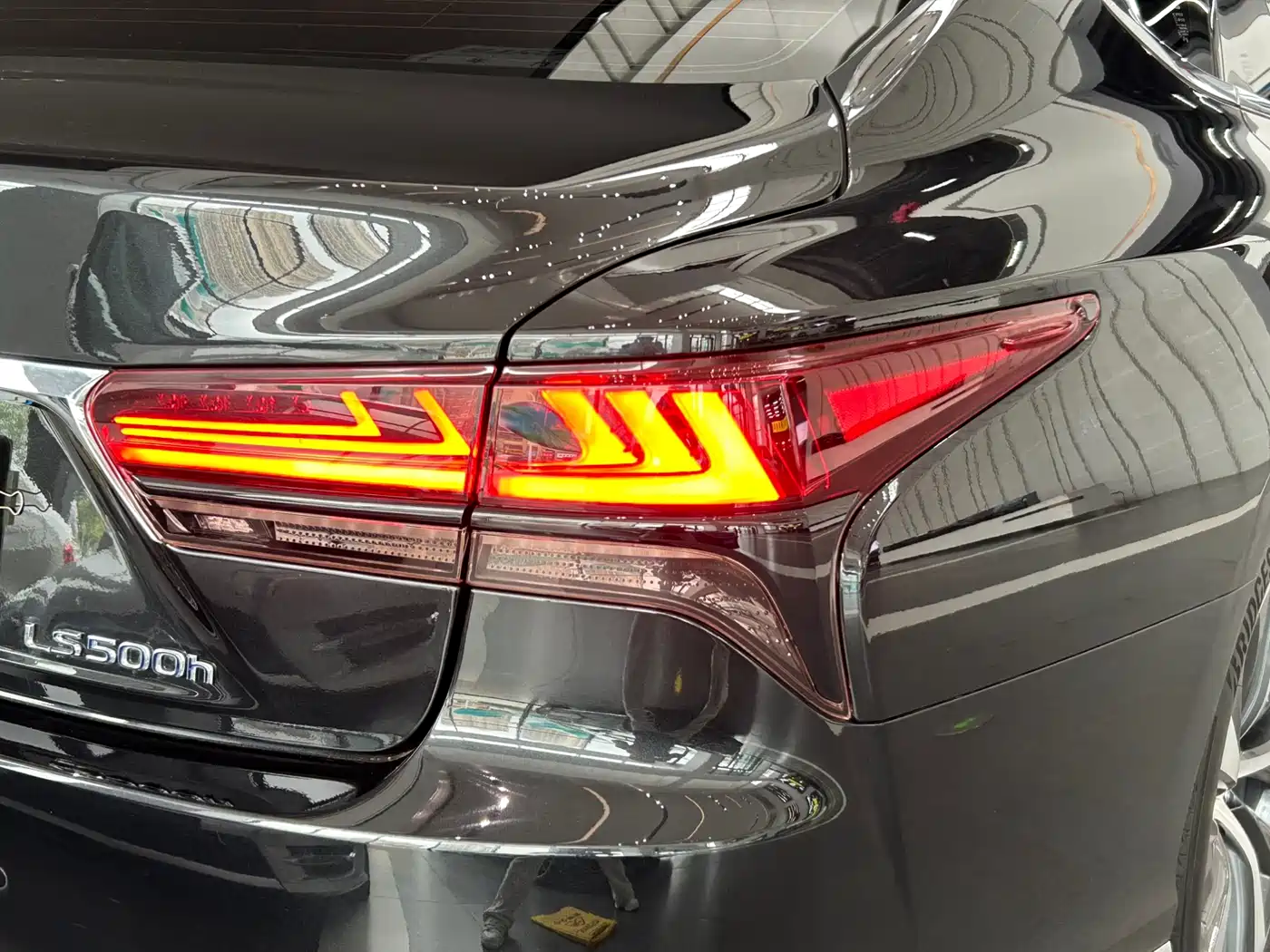Lexus LS 2021 500h Excellence Edition фото 19