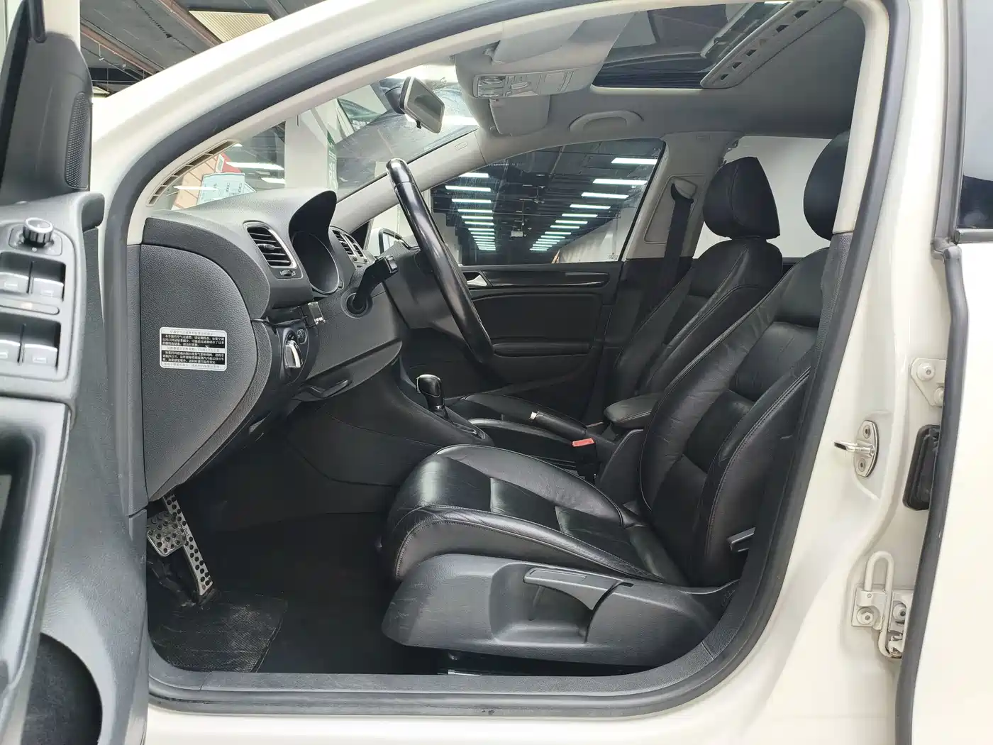 Фото 4 - Volkswagen Golf