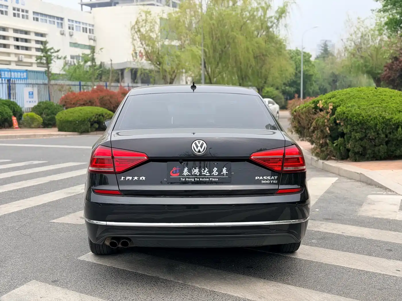 Volkswagen Passat 2015 1.8TSI Automatic Prestige Edition фото 5