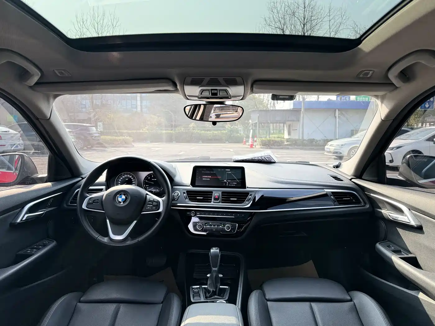 BMW 1 Series 2018 118i Sport Edition фото 8